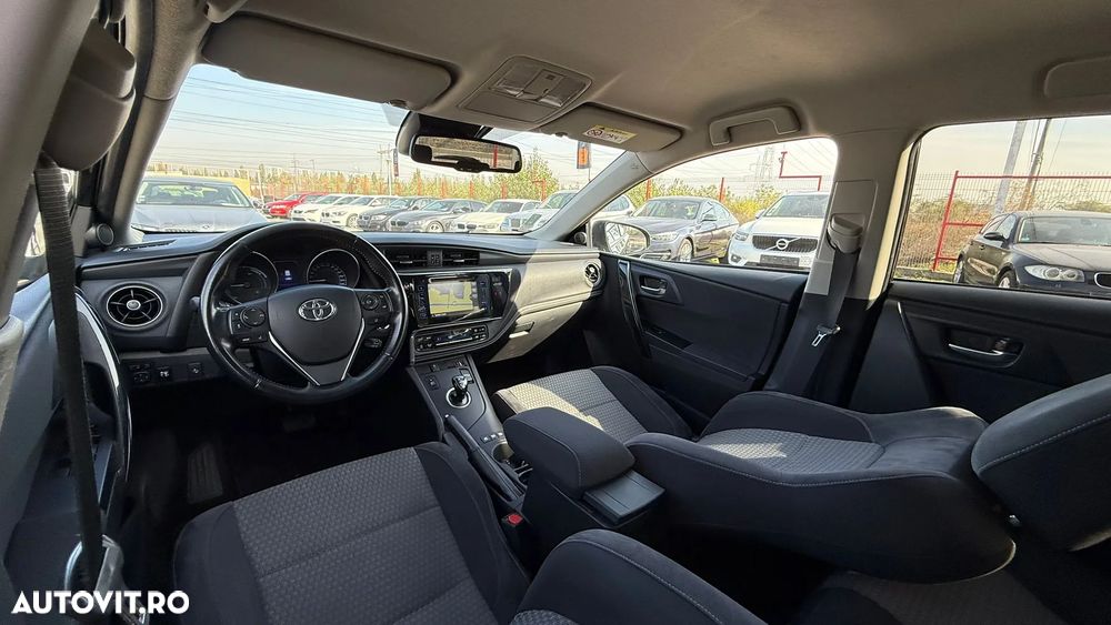 Toyota Auris - 12