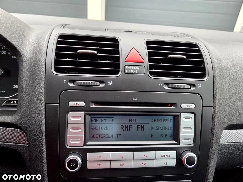 Volkswagen Golf - 25