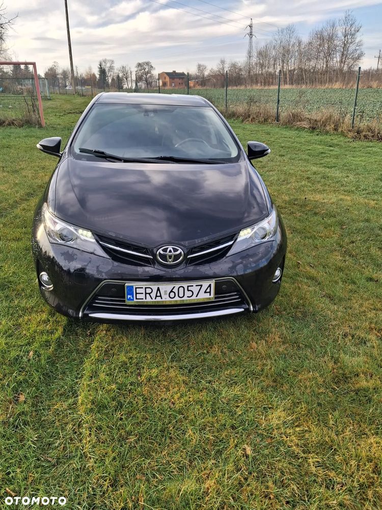 Toyota Auris 2.0 D-4D Executive - 4