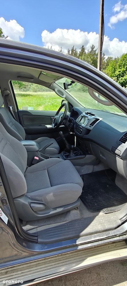 Toyota Hilux 3.0 D-4D SR5 - 7