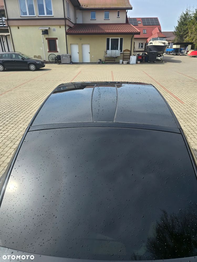 Tesla Model X - 11