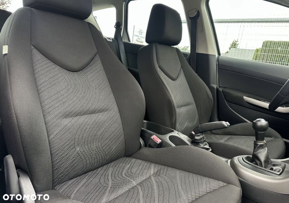 Peugeot 308 1.6 HDi Presence - 21