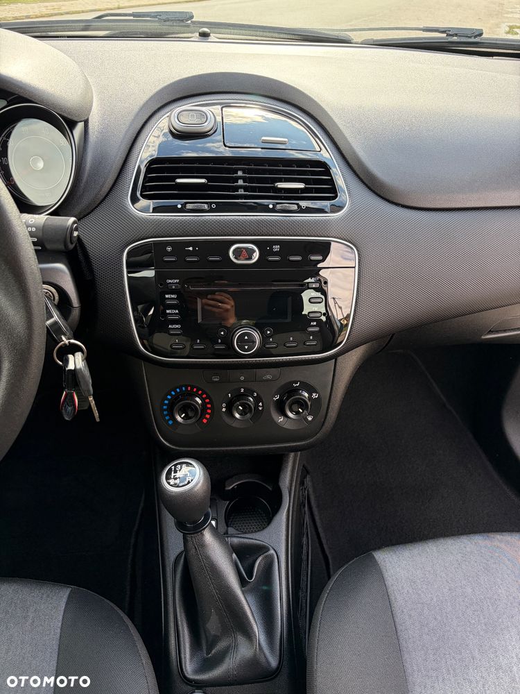 Fiat Punto 2012 1.2 8V Dynamic - 29