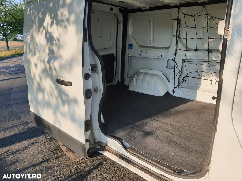 Renault Trafic dCi 95 Combi Authentique - 11
