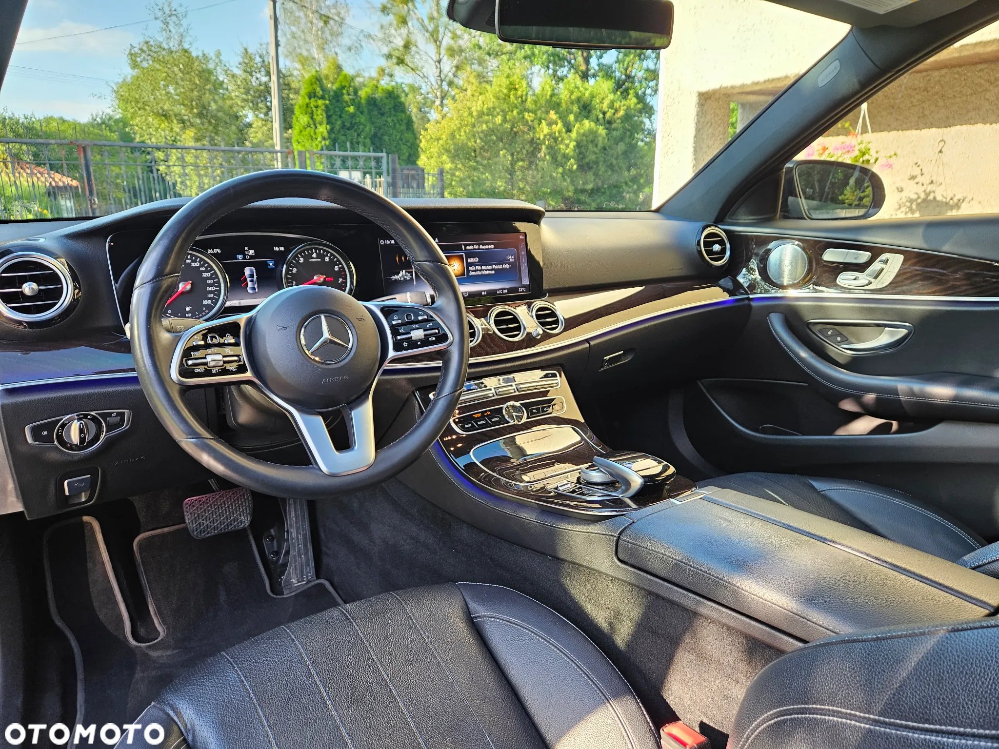 Mercedes-Benz Klasa E 300 9G-TRONIC AMG Line - 15