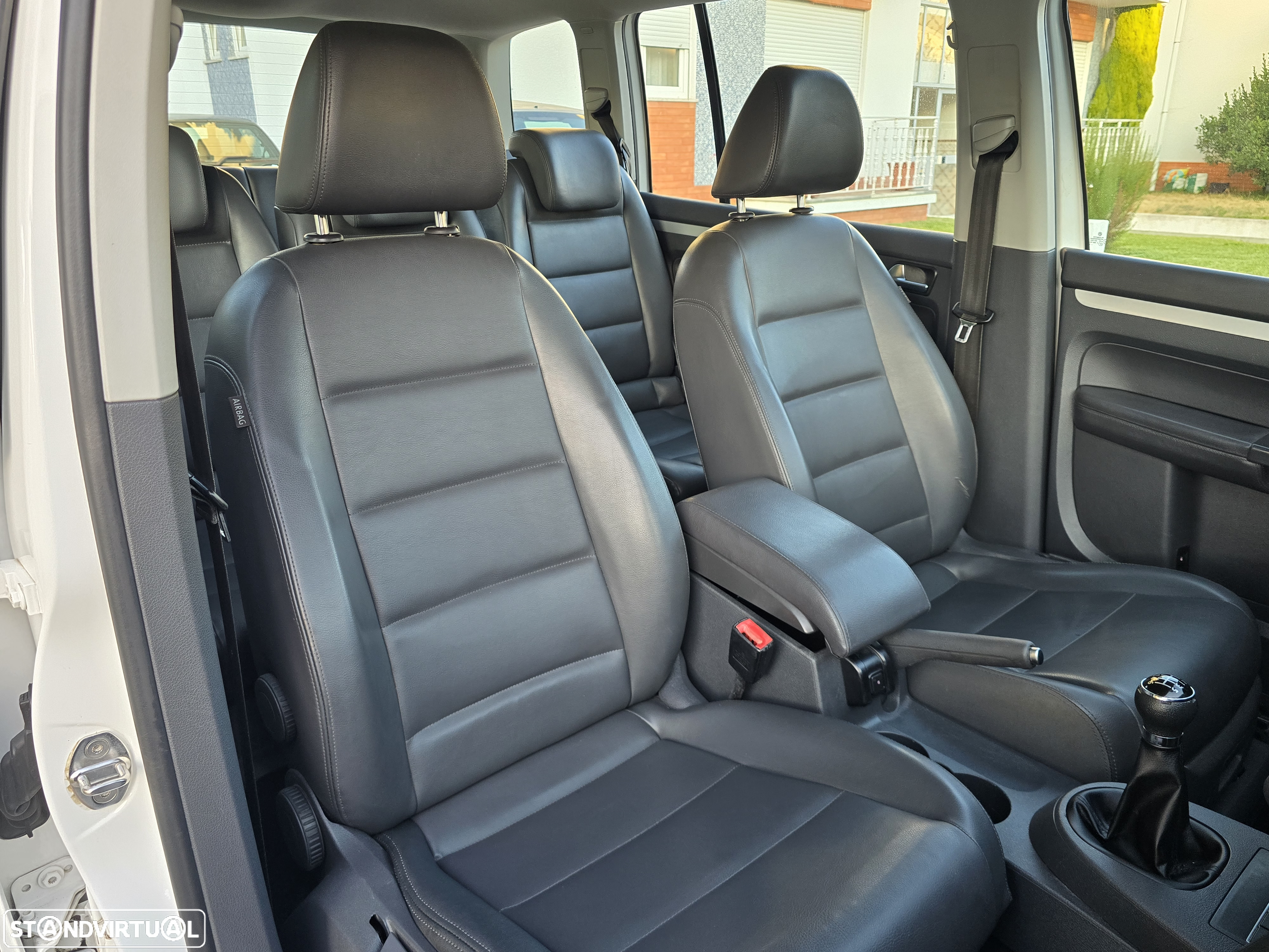VW Touran 1.6 TDI Blue.Confortline 7L - 27