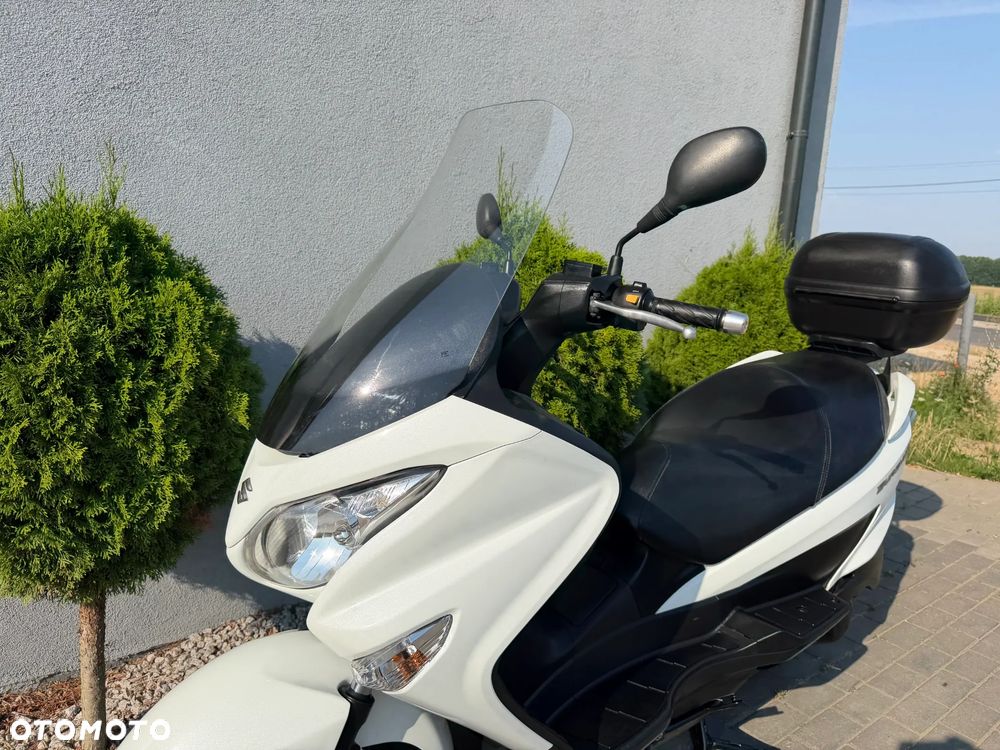 Suzuki Burgman - 27