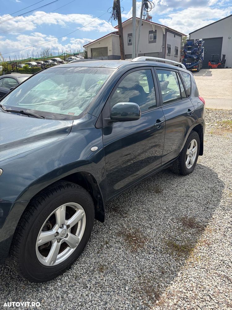Toyota RAV4 2.2 D-CAT 4x4 Sol - 3