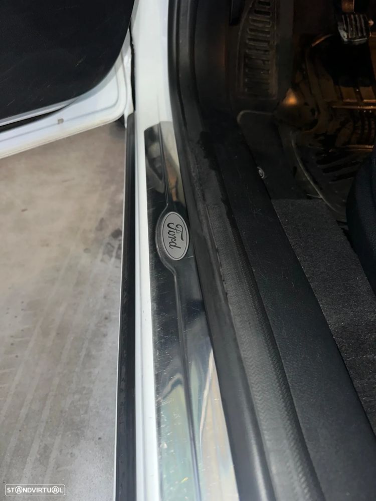 Ford S-Max 2.0 TDCi DPF Trend - 25