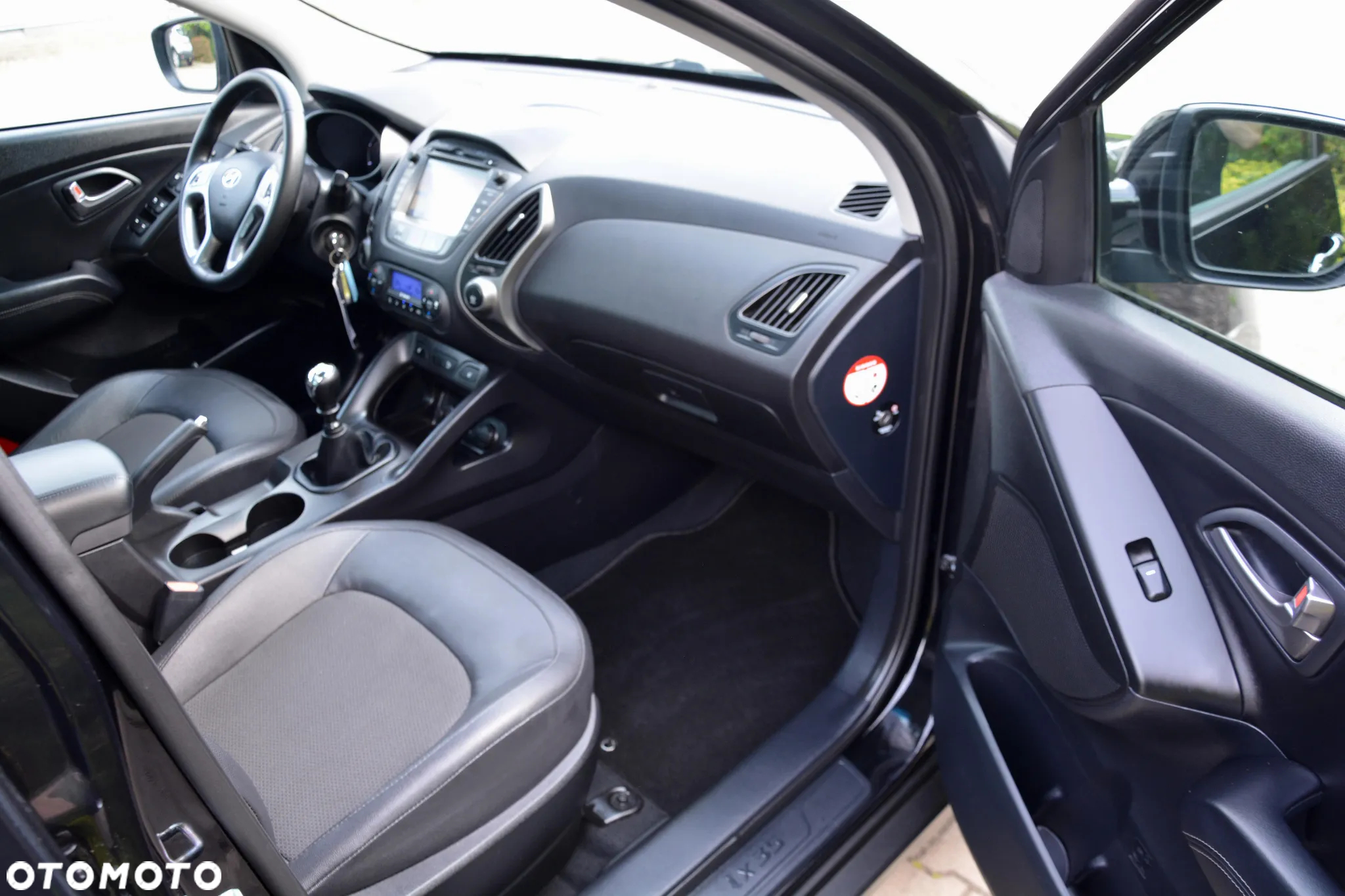 Hyundai ix35 1.7 CRDi 2WD blue Finale Gold - 23