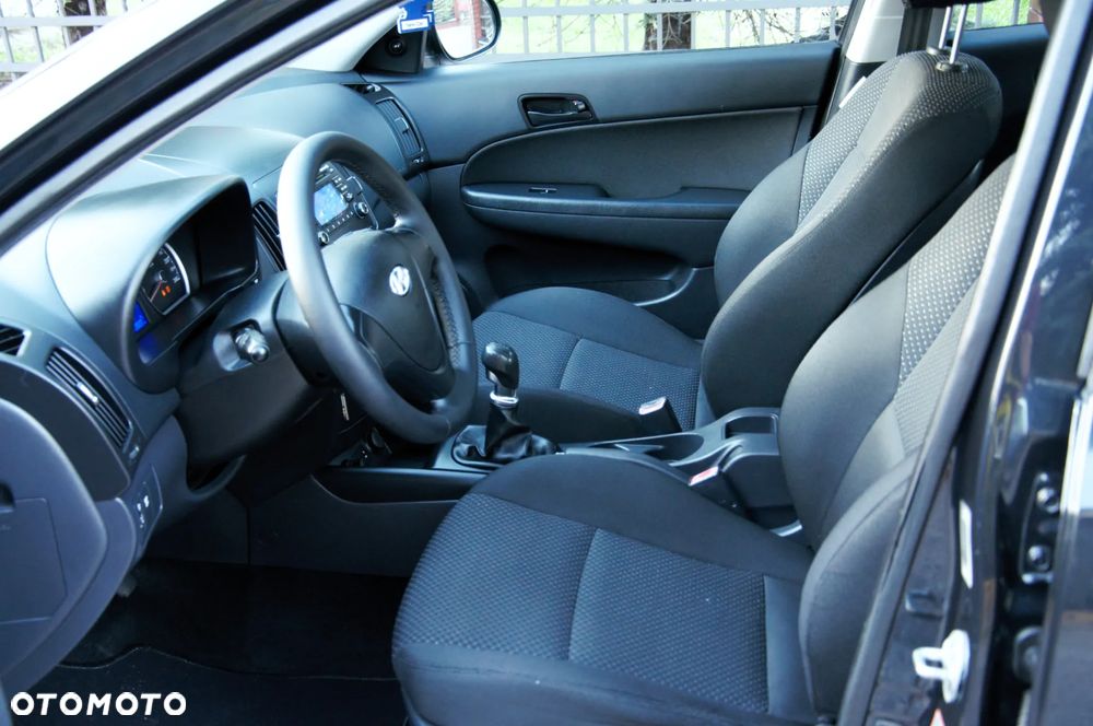 Hyundai i30 1.6 CRDi Comfort EU5 - 20
