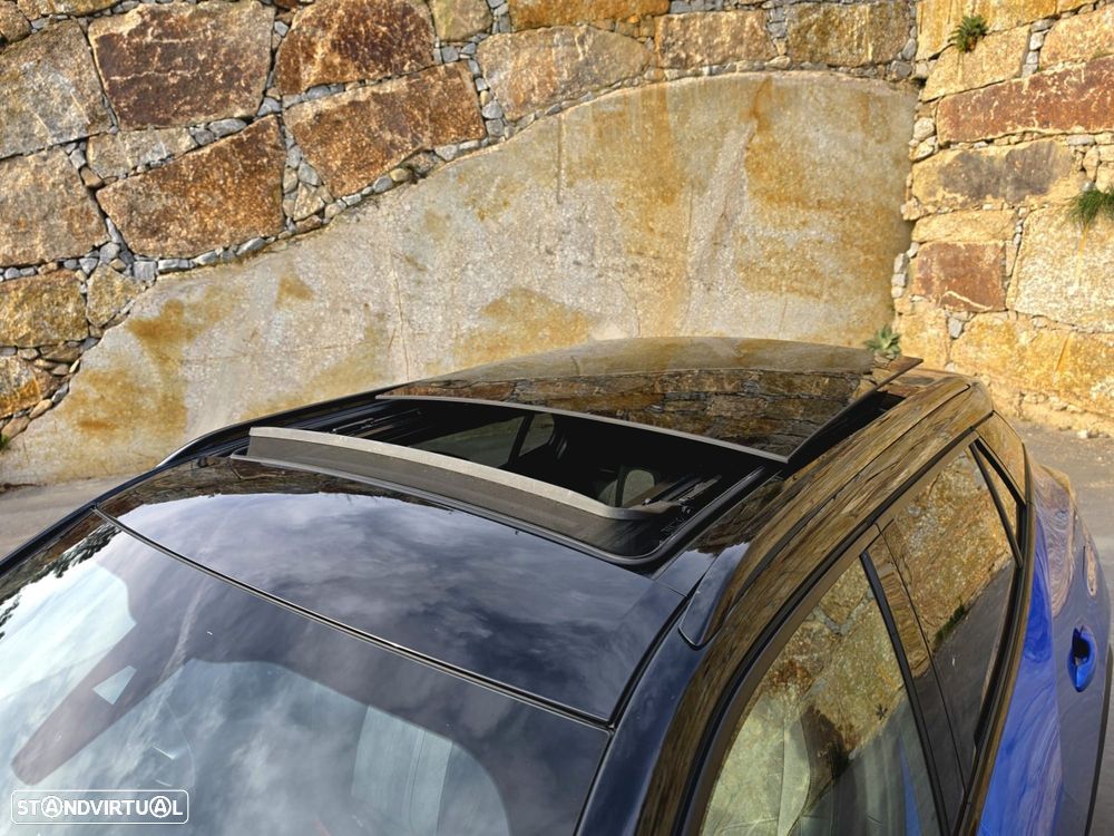 Peugeot e-2008 50 kWh GT - 5