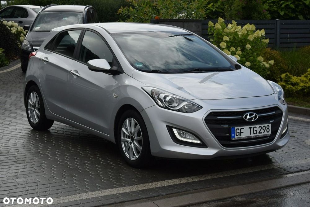 Hyundai i30 blue 1.6 GDI Trend - 3