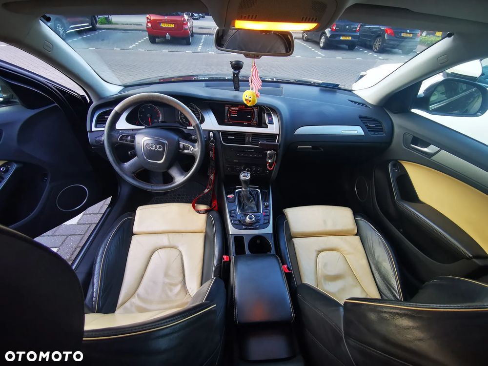 Audi A4 Limousine - 2