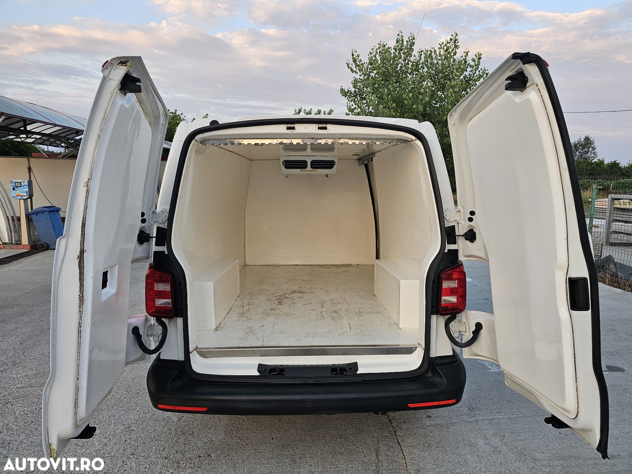 Volkswagen Transporter ( T6 ) - 2.0 TDI - FRIGORIFIC - 9