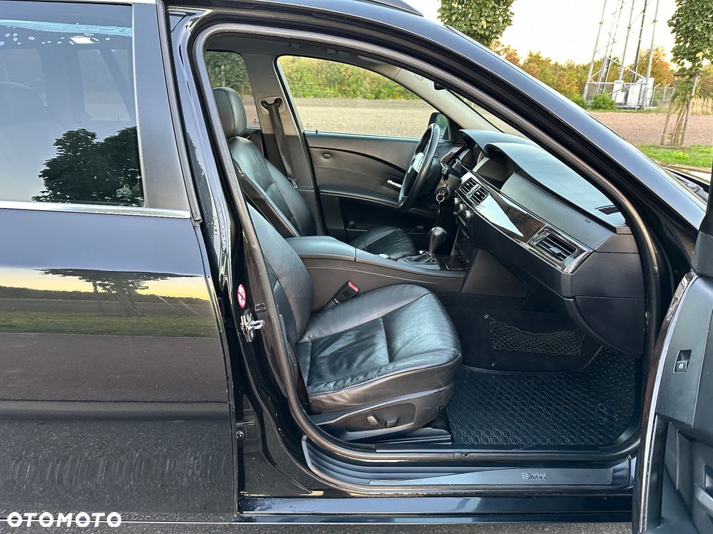 BMW Seria 5 525d - 22
