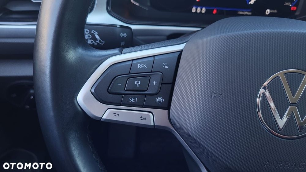 Volkswagen T-Roc - 18