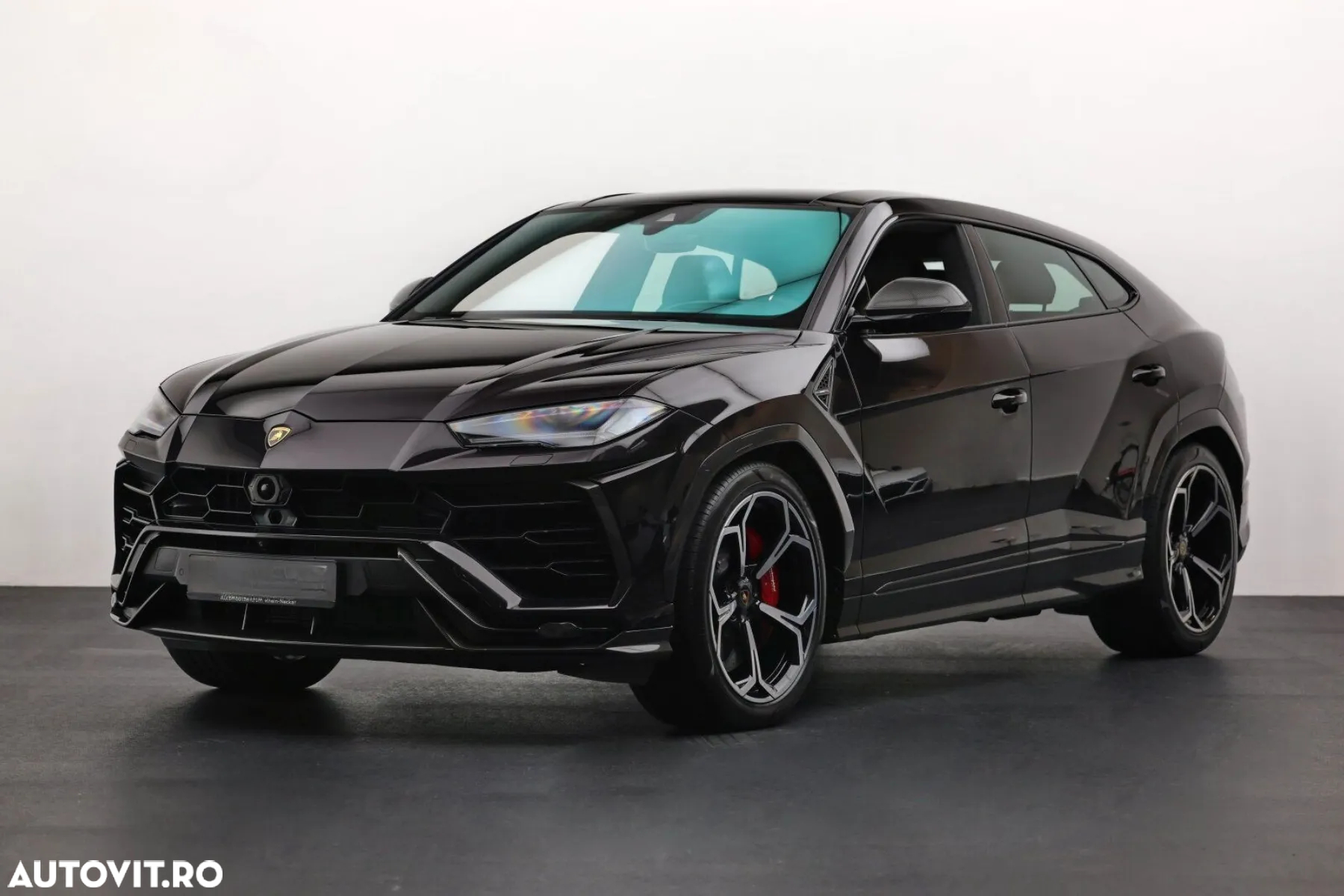 Lamborghini URUS Standard - 3