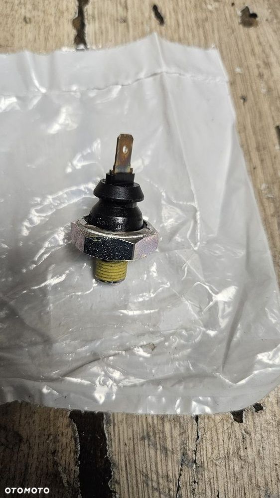 Czujnik ciśnienia oleju BRP Can-am Spyder  420256912 - 3