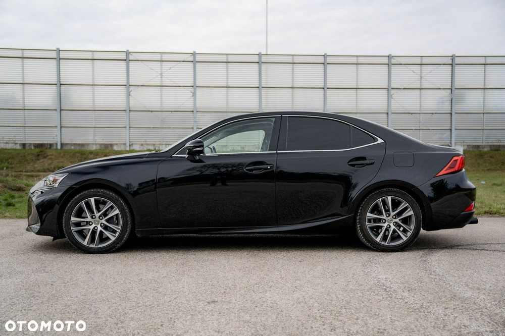 Lexus IS - 11