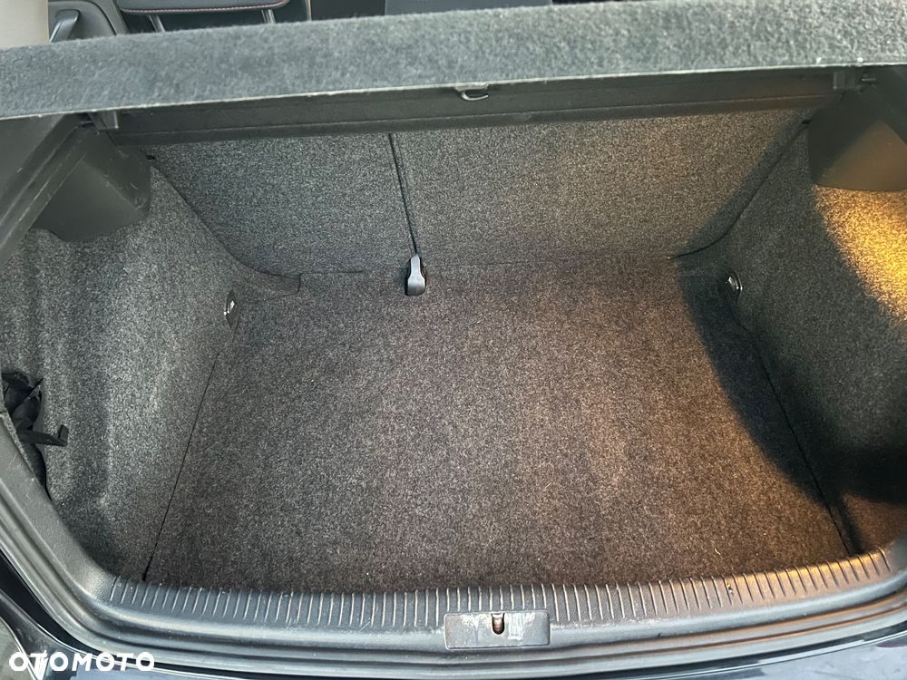 Volkswagen Golf 1.9 TDI Trendline - 12