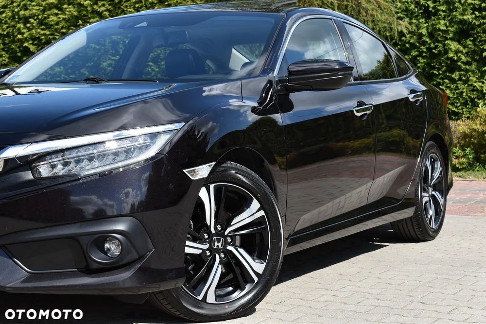 Honda Civic 1.5 T Executive - 3