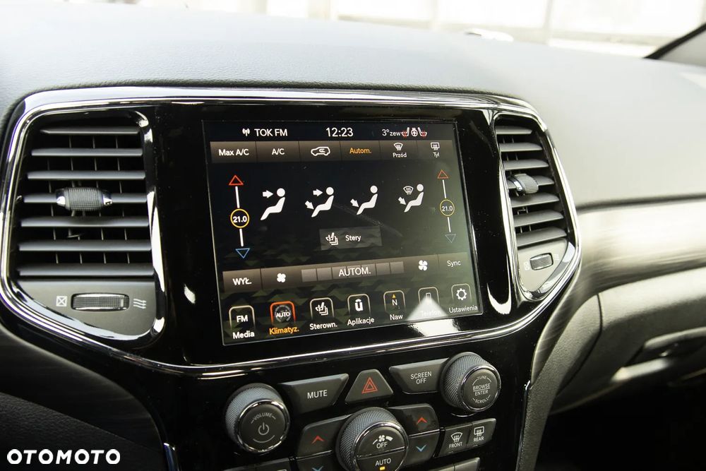 Jeep Grand Cherokee - 8