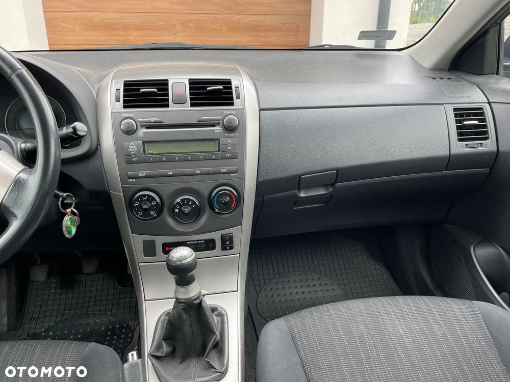 Toyota Corolla 1.6 VVT-i Premium - 10