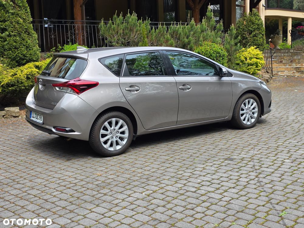 Toyota Auris 1.33 Dual-VVT-i - 25