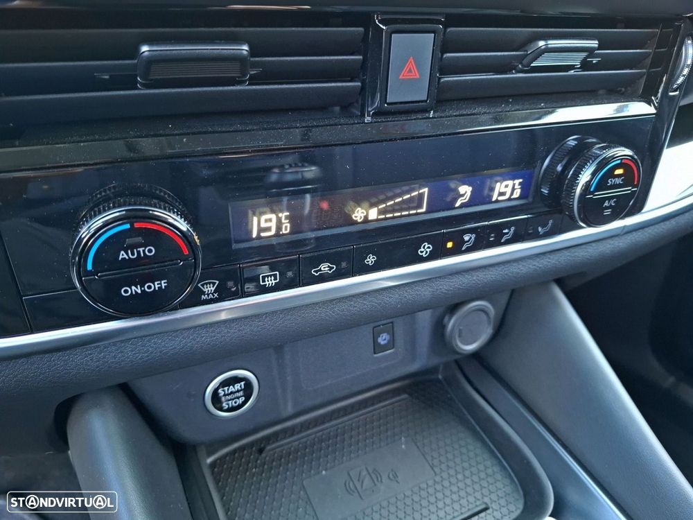 Nissan Qashqai 1.3 DIG-T N-Connecta LED+SKY - 16