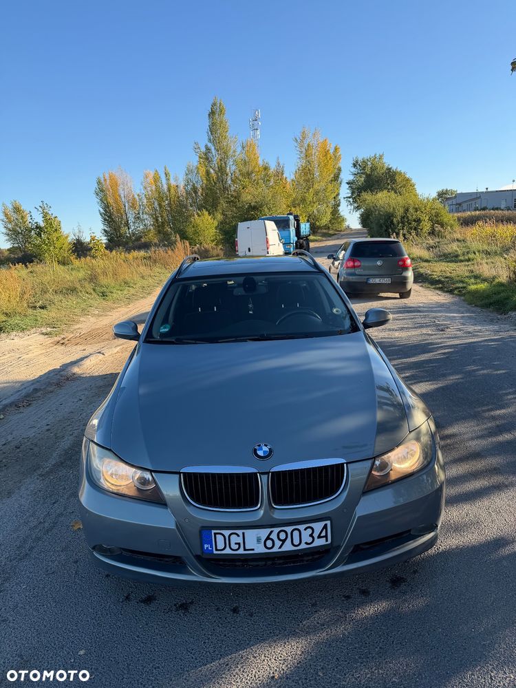 BMW Seria 3 320i - 1