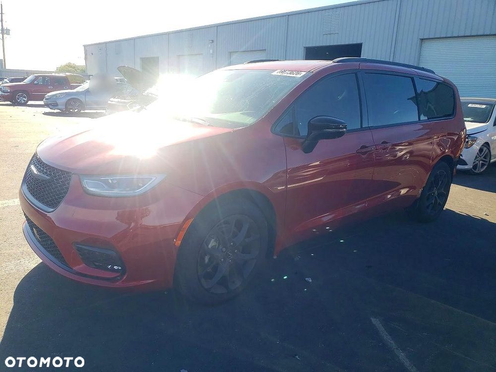 Chrysler Pacifica - 3