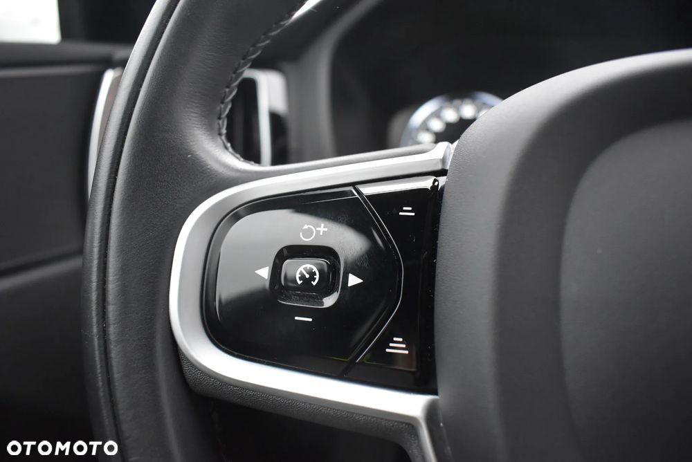 Volvo XC 60 B5 B AWD Inscription - 25