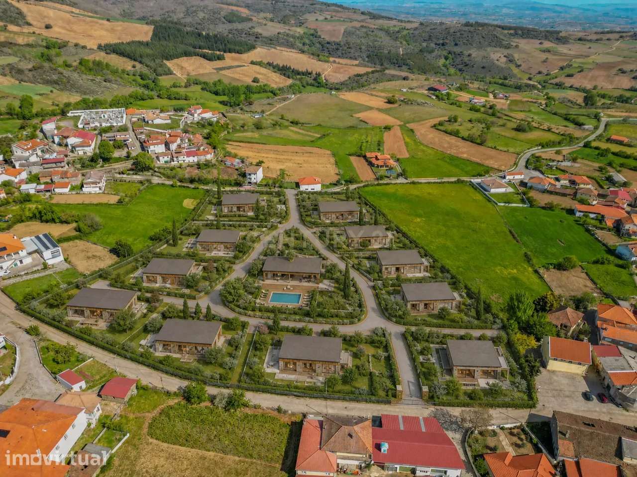 Terreno Urbano em Rebordãos, Bragança - Grande imagem: 3/14