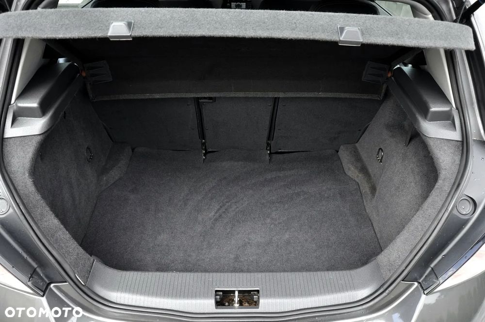 Opel Astra 1.6 Turbo Sport - 26