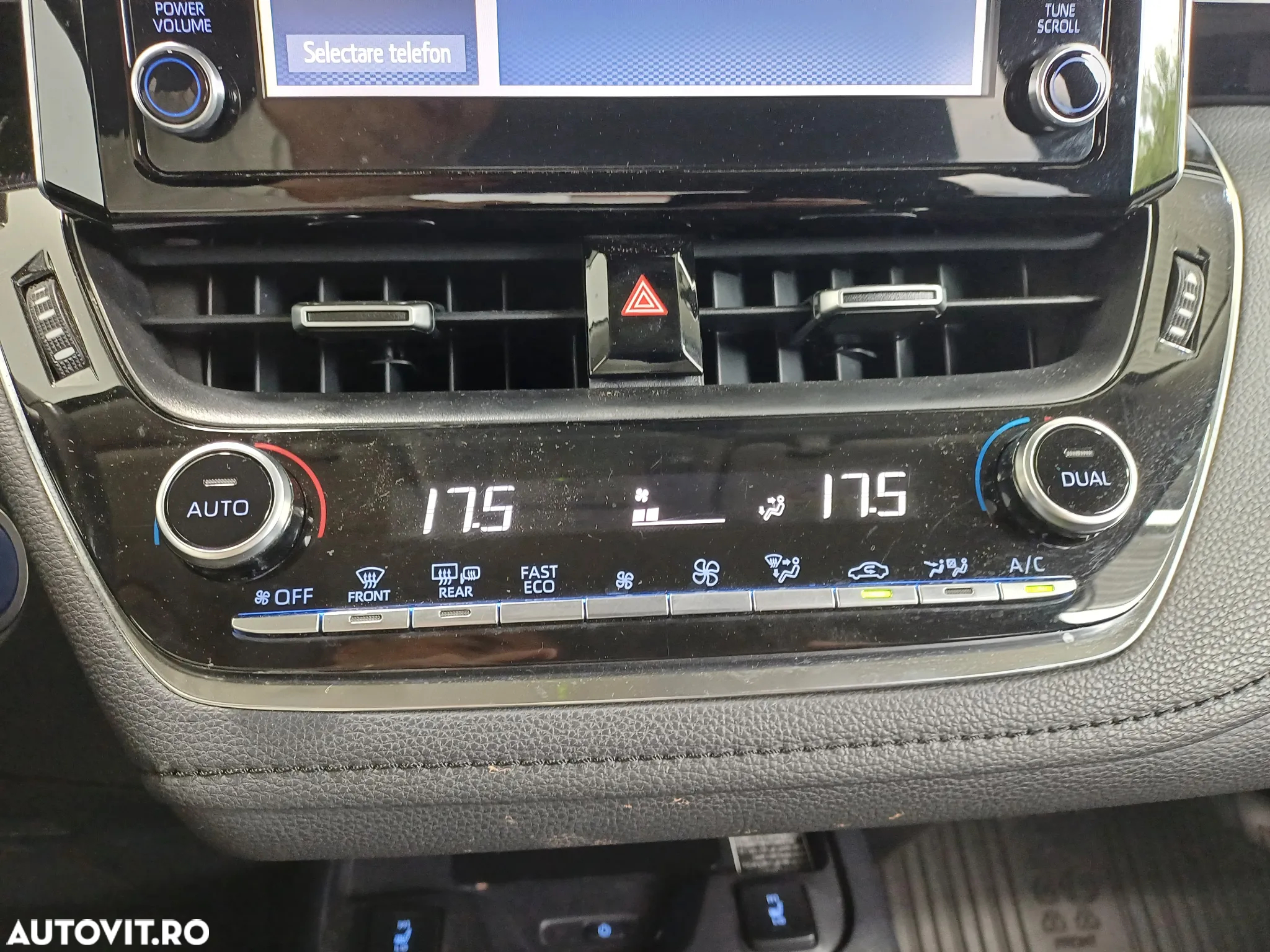 Toyota Corolla 1.8 HSD Exclusive interior Negru - 17