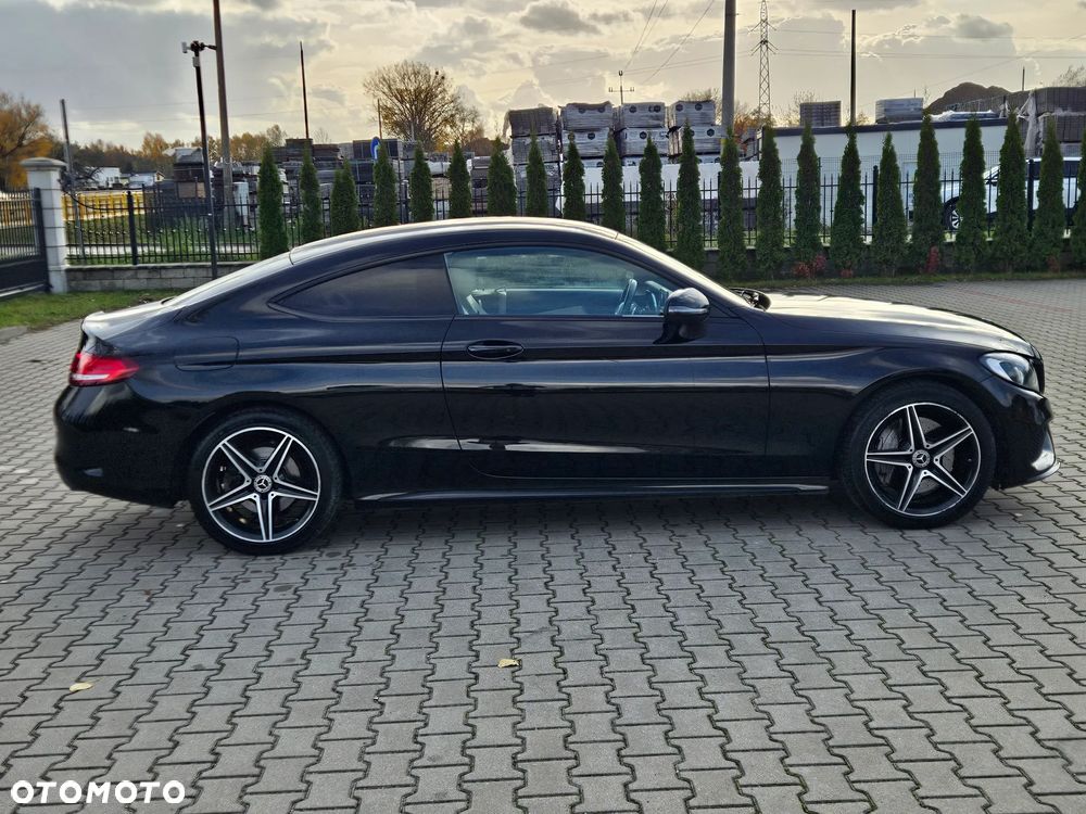Mercedes-Benz Klasa C 300 9G-TRONIC - 26