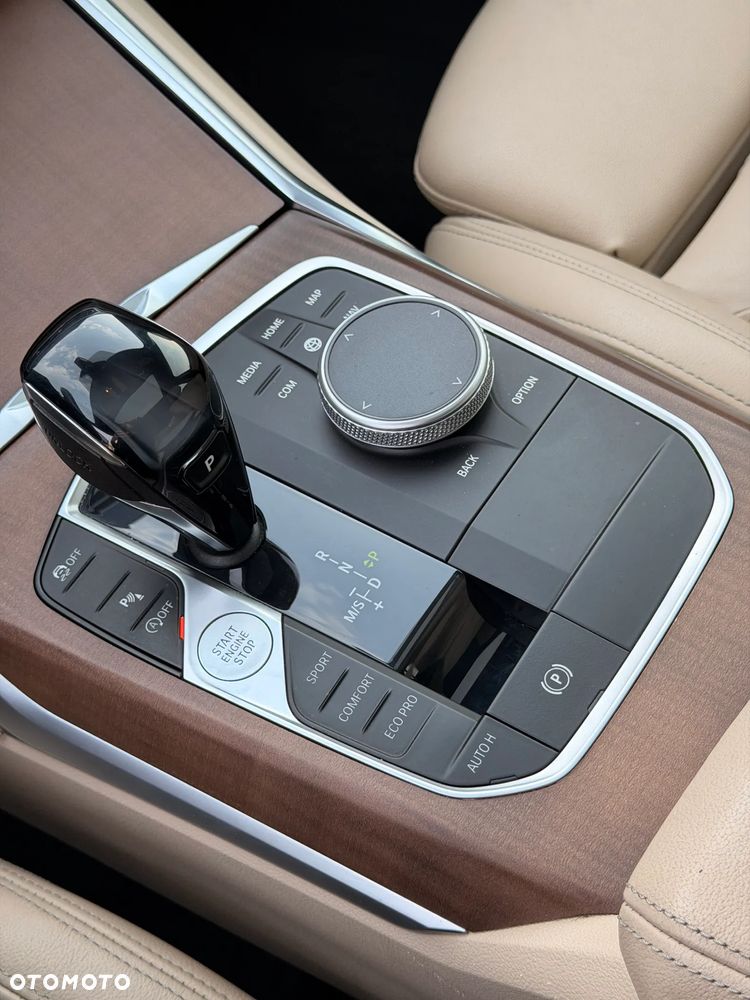 BMW Seria 3 330i M Sport - 17