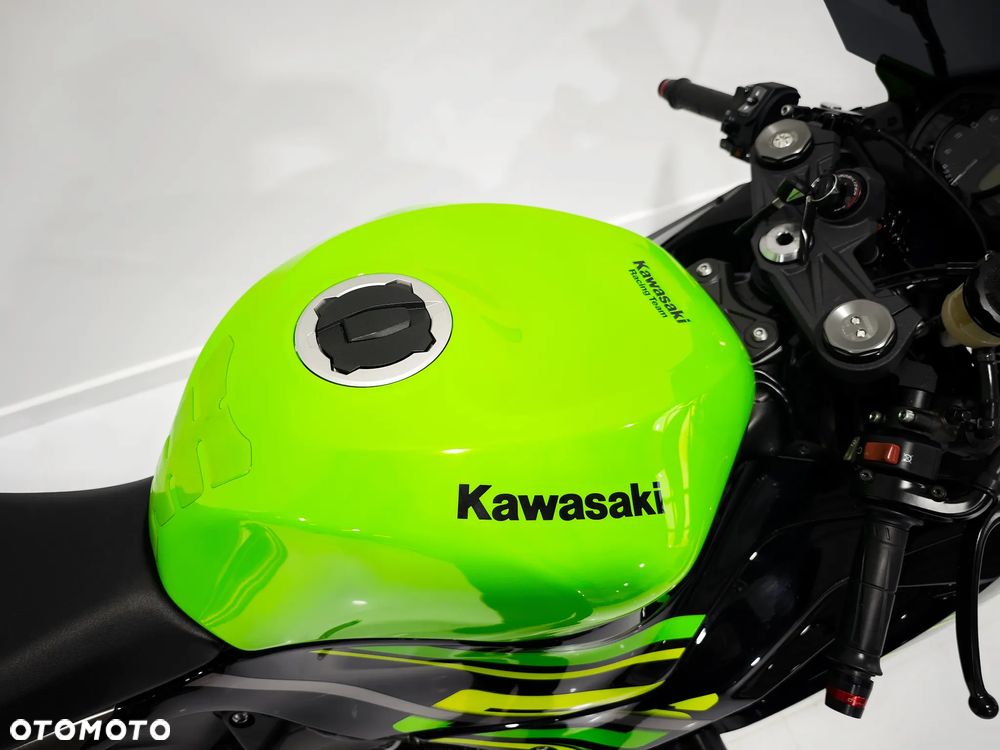 Kawasaki ZX - 16
