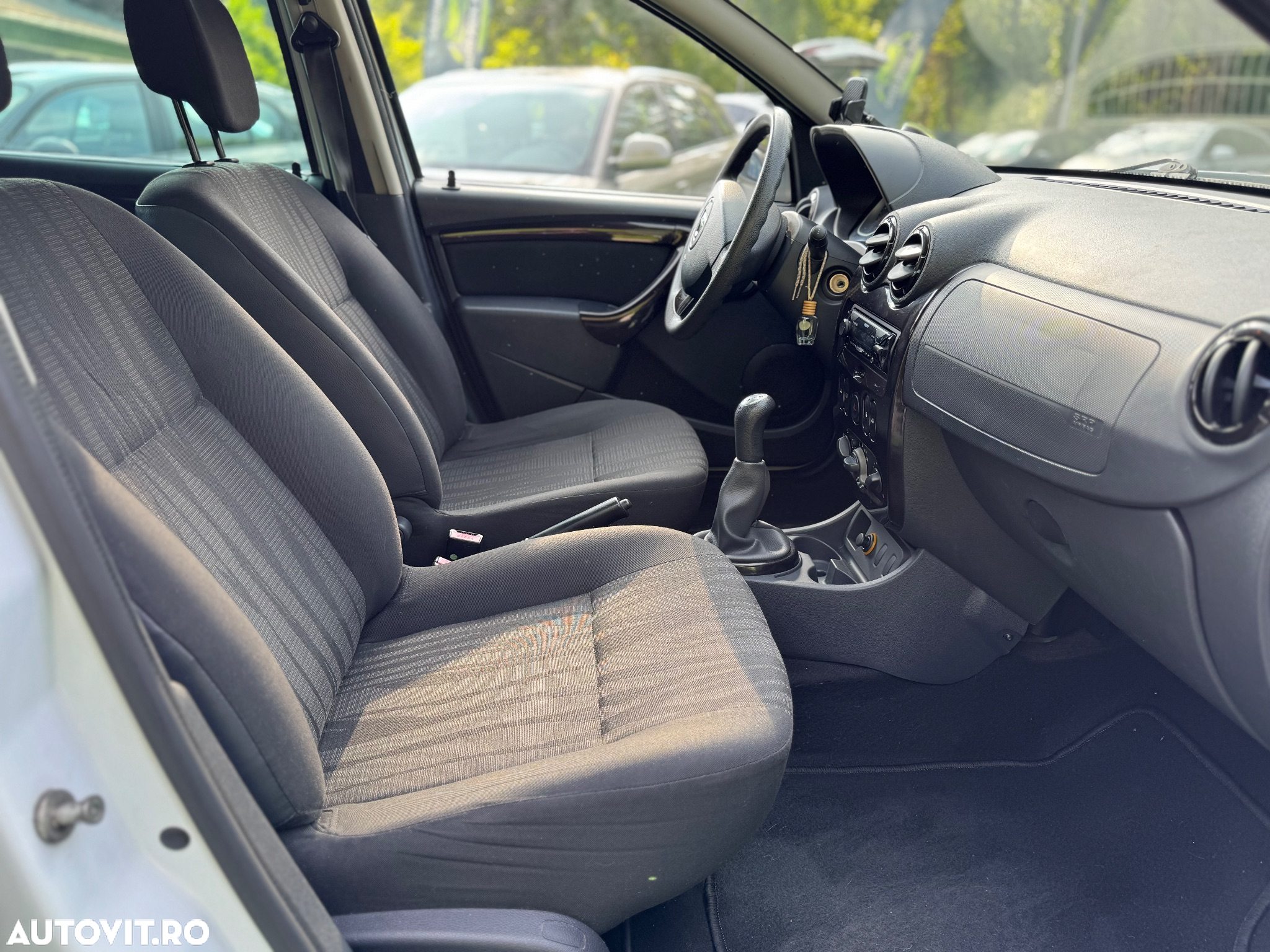 Dacia Duster 1.6 4x2 Prestige - 7