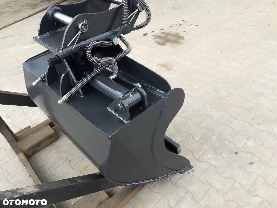 Caterpillar - 7