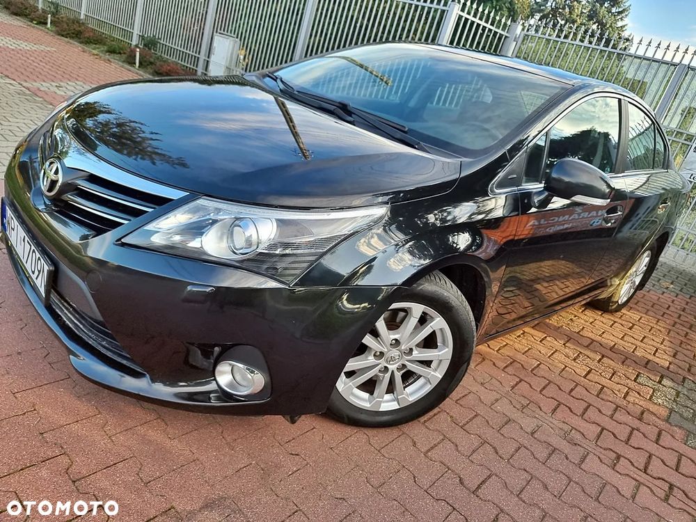 Toyota Avensis 2.0 Premium - 15