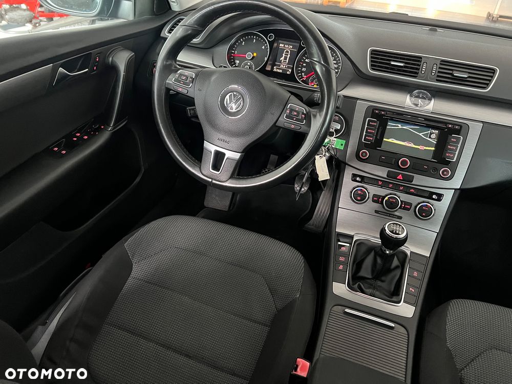Volkswagen Passat 1.6 TDI (BlueMotion Technology) Comfortline - 18