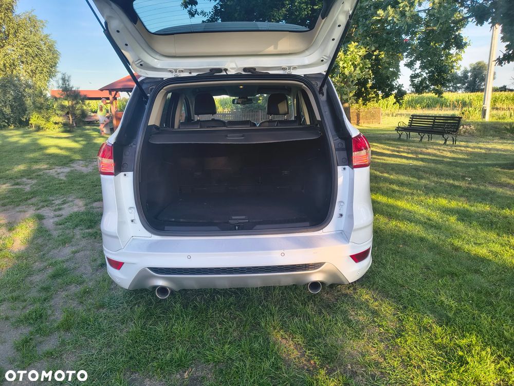 Ford Kuga 2.0 TDCi 2x4 Titanium - 8