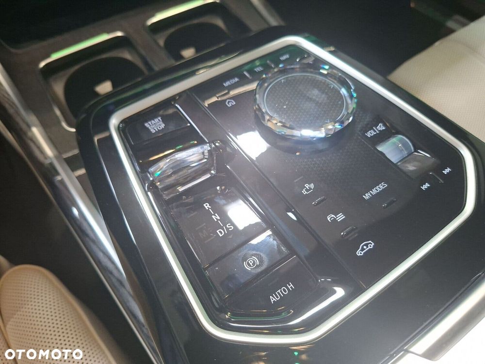 BMW Seria 7 - 16