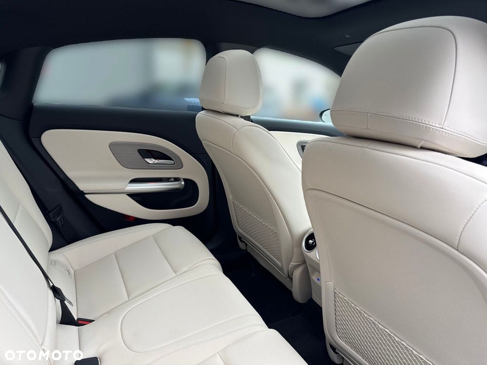 Mercedes-Benz CLA - 15