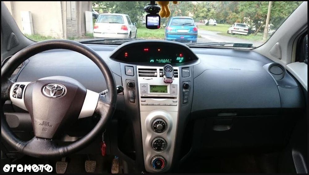 Toyota Yaris - 5