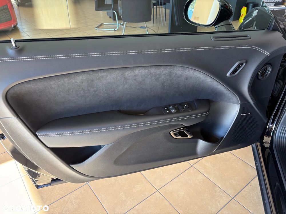 Dodge Challenger 6.2 Hellcat Widebody - 10