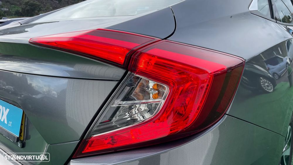 Honda Civic 1.5 i-VTEC Comfort - 13