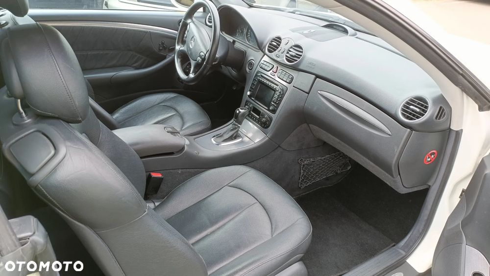 Mercedes-Benz CLK - 23